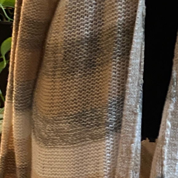 Cardigan - Picture 2 of 6